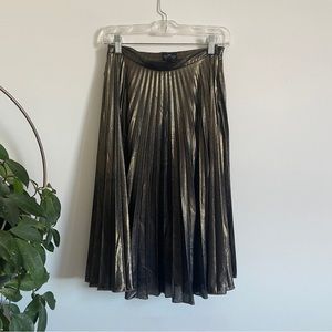 MOVING SALE! Topshop beautiful gold pleated skirt